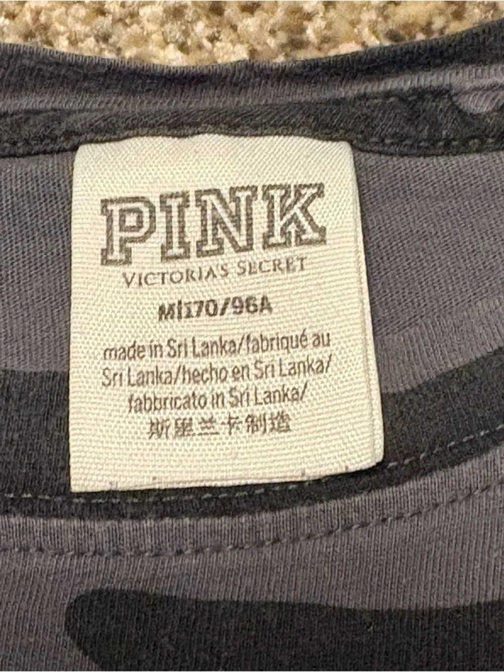 PINK Victoria's Secret Gray and Black Camo Long Sleeve Women’s Medium - Picture 5 of 8